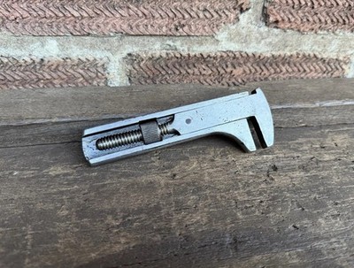Vintage kleiner 5'' Wynn & Timmins Träger verstellbarer Schraubenschlüssel altes Werkzeug