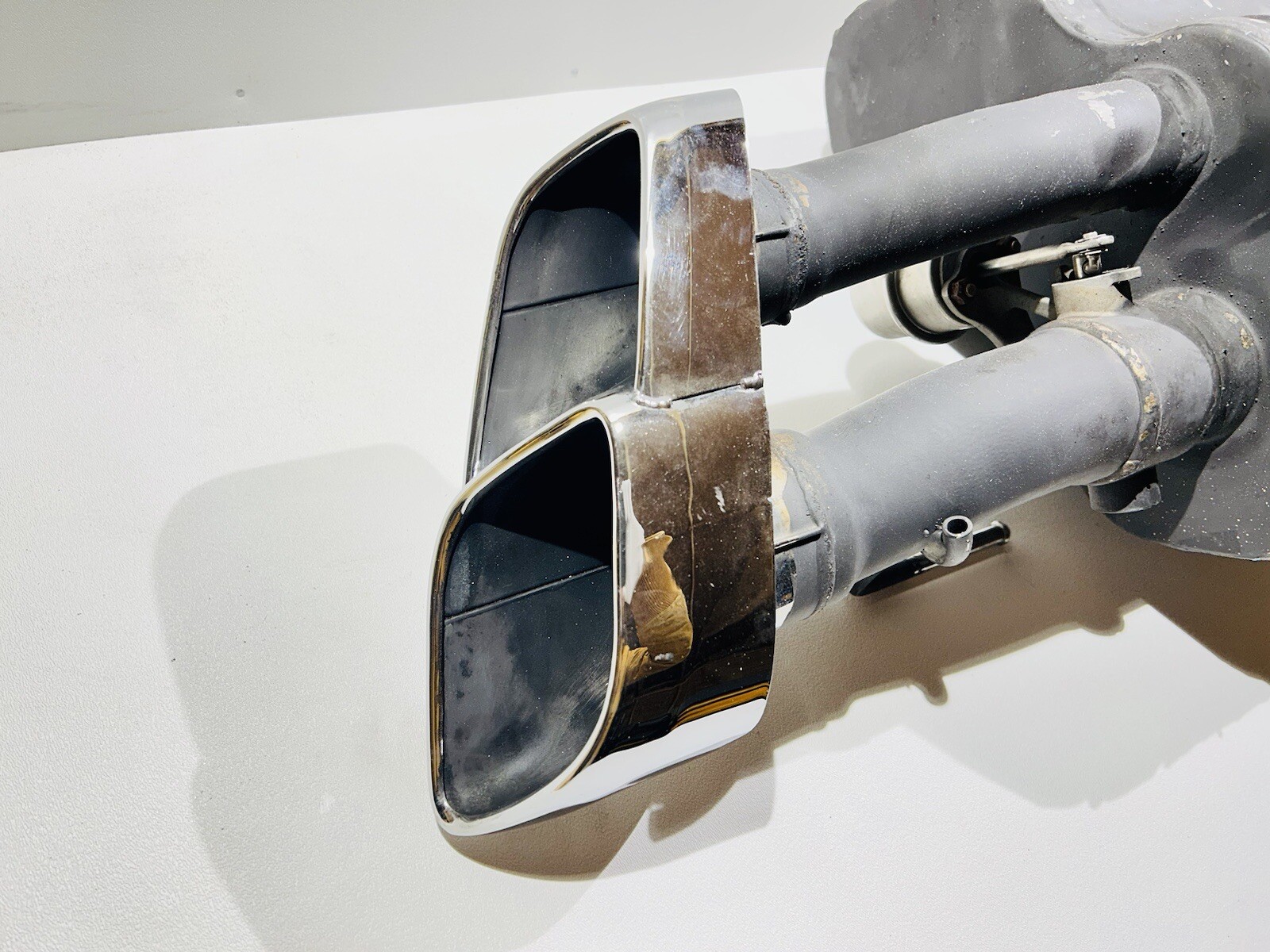 2014-2018 MASERATI QUATTROPORTE GTS RIGHT EXHAUST MUFFLE OEM 670007891