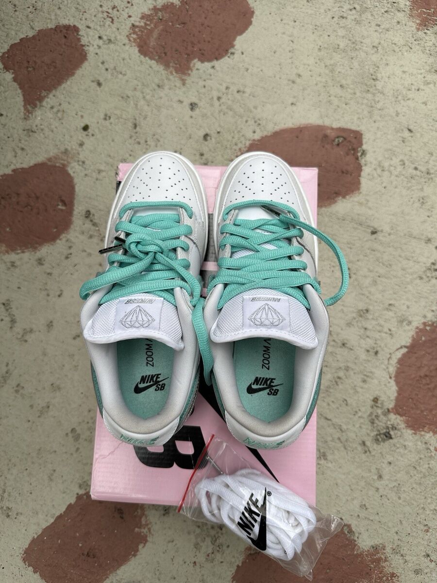Nike SB Dunk Low Pro OG QS Diamond Supply Co. White Men's Nike SB Dunk Low Pro OG QS Diamond Supply Co. White Men's