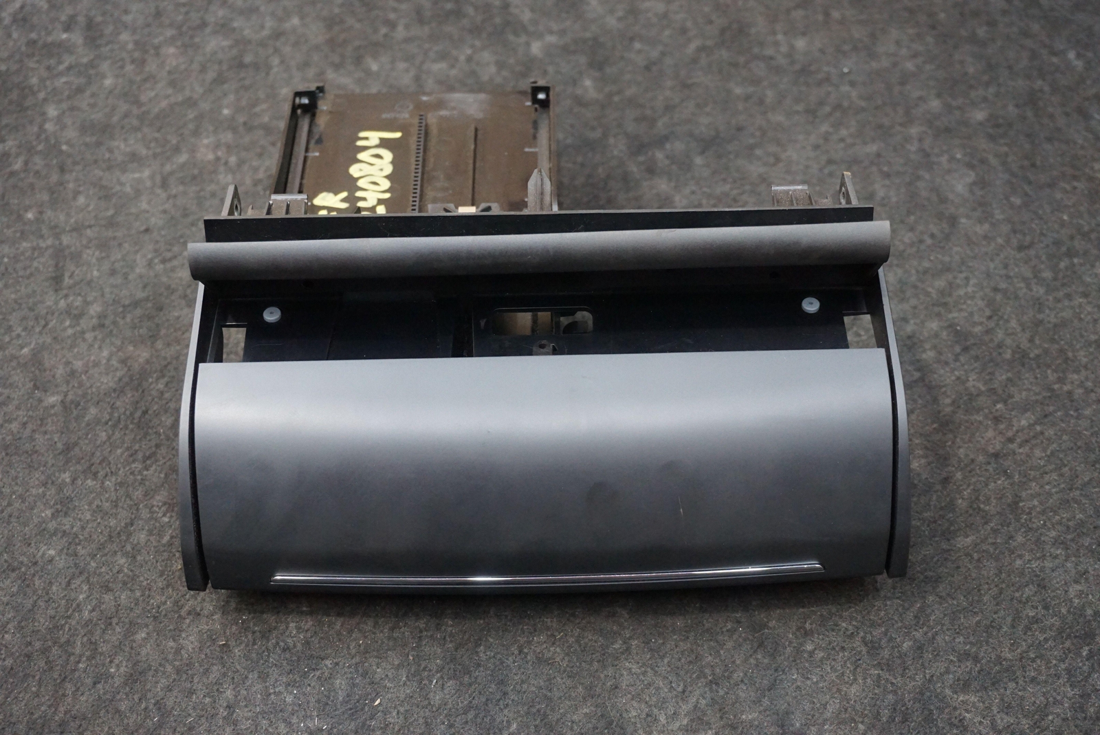 Center Console Storage Tray USB AUX OEM 670152831 Maserati Ghibli M157 2017-24