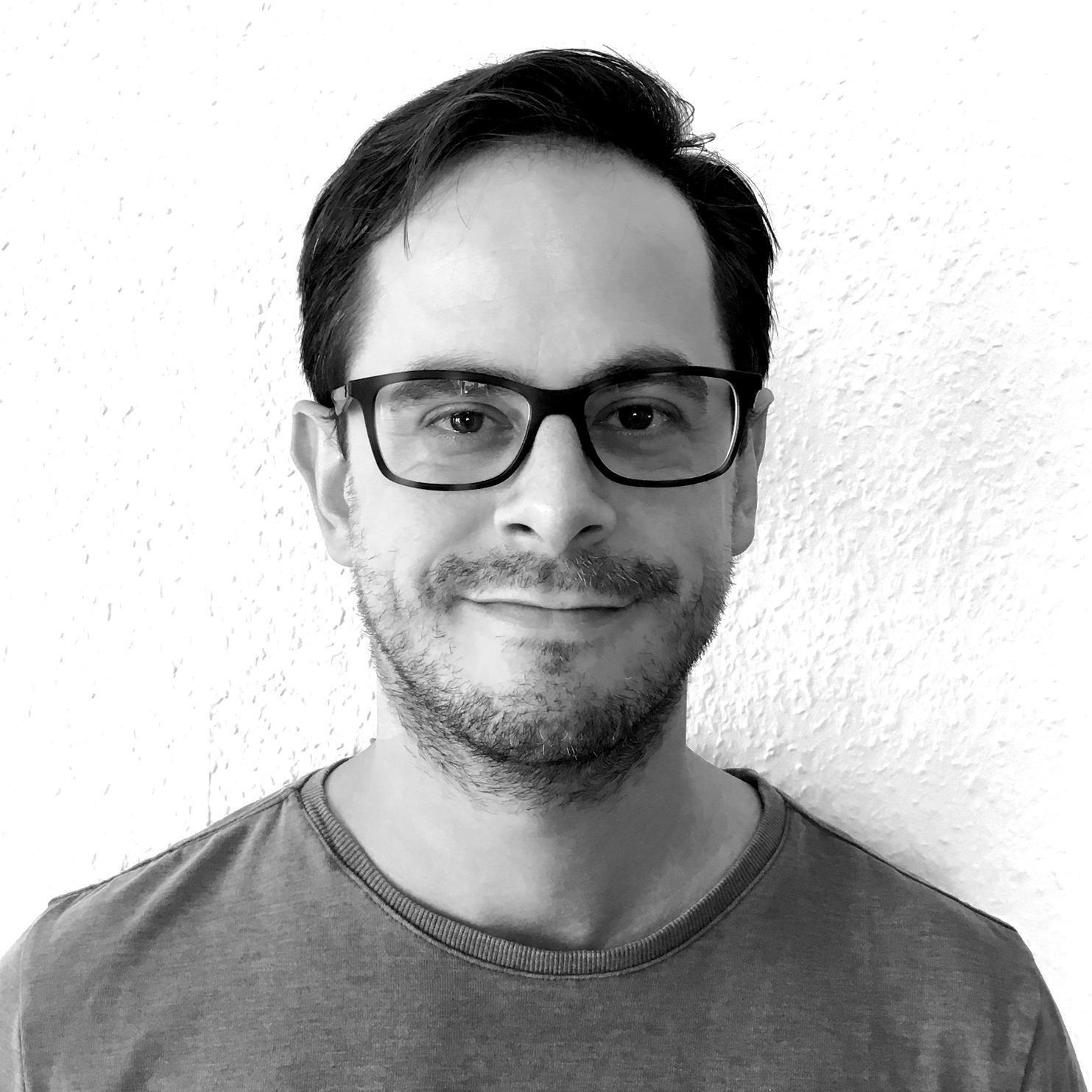 Thumbnail - Sebastian Coenen | Wow Das Metallic-stickrbuch - Drachen | Taschenbuch