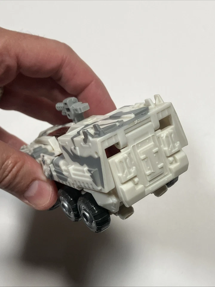 Hasbro Transformers Wreckage Decepticon Deluxe Class Action Figure - Image 3 of 4