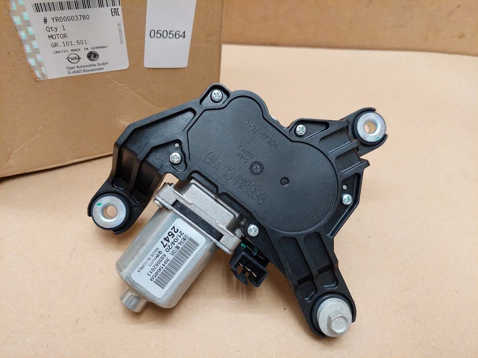 Vauxhall Astra K Mk7 Rear Windshield Wiper Motor YR00003780 2015-2019 Genuine - Image 2 of 4
