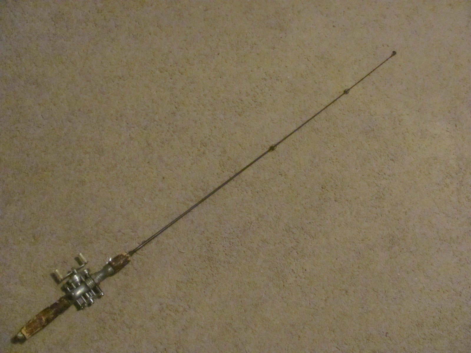 VTG. GEP 4' 0" One Piece Steel Casting Rod with Pflueger Sum