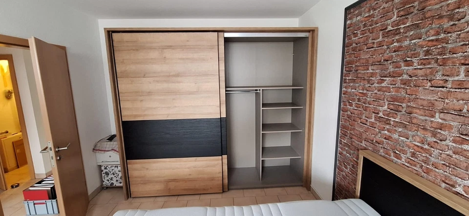 Schlafzimmer Komplettset - Selbstabholung Bett &Schrank - Bild 2 von 4