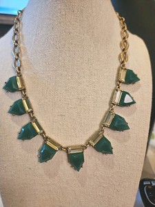 Authentic STELLA & DOT Deco Style Emerald Green Glass & Clear Glass Gold Plated Necklace