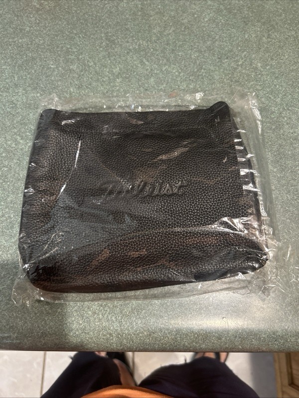 Titleist Valuable Leather Pouch With Ball marker And Ball Mark Tool RARE
