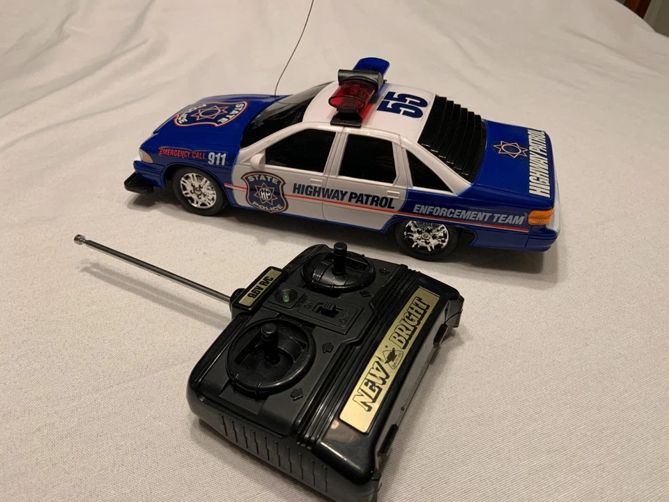 1993 New Bright Chevy Caprice Police Car RC Rare 9.6V Radio Control Vintage 1/16 - Image 2 of 4