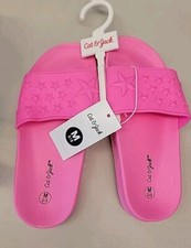 Cat and Jack Girls Pink Lexie slippers Medium 2/3 Wear anywhere. Great For Pool