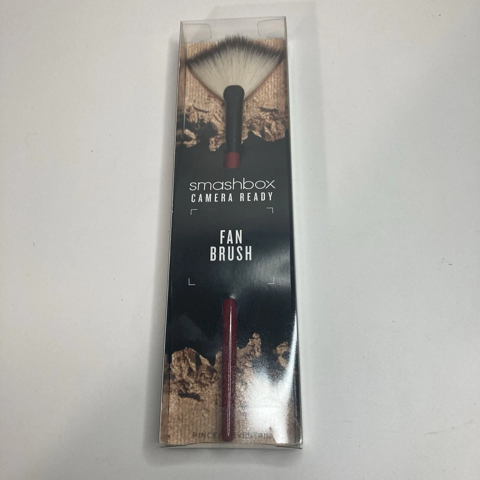 Smashbox Cosmetics Camera Ready High lighting Fan Brush New In Package - Image 2 of 4