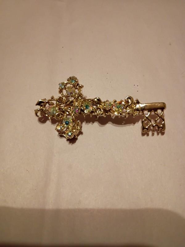 Key Brooch With White Rhinestone