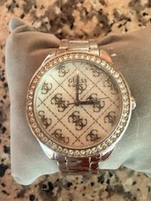 Orologio da Donna GUESS Argentato con Cristalli e Quadrante Logo –