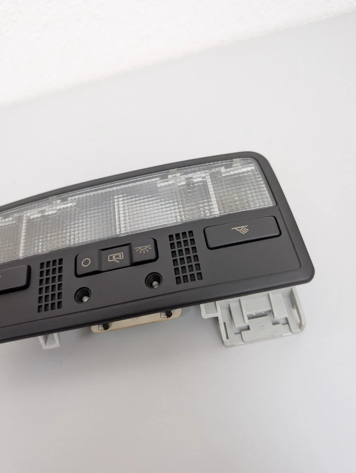 Lampada luce interna nera Passat W8 Golf 4 Bora 3B7947105 3BD947105 - Immagine 2 di 4