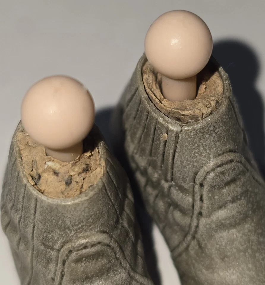 Hot Toys Plastic Shoes Accessory for 12" Action Figure 1/6 scale - Image 2 of 4