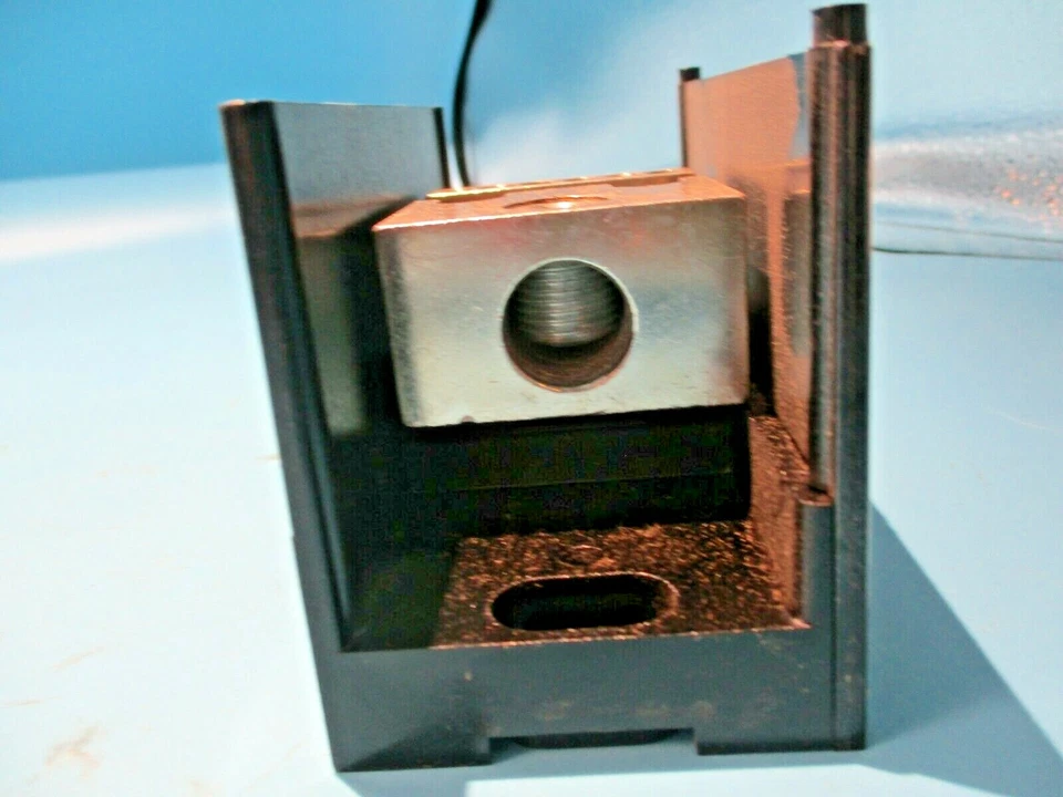 NEW GOULD 68151 POWER DISTRIBUTION BLOCK 350MCM-#6 12(#4-#14) 1 POLE - Image 3 of 4