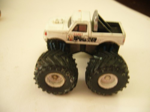 Micro Machines Tuff Trax Jersey Outlaw Ford F-150 Monster Truck Galoob 4x4 - Picture 2 of 2
