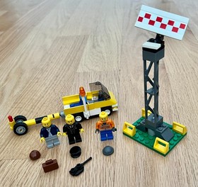 Complete 2010 Lego Town/City Airport Passenger Plane Set #3181