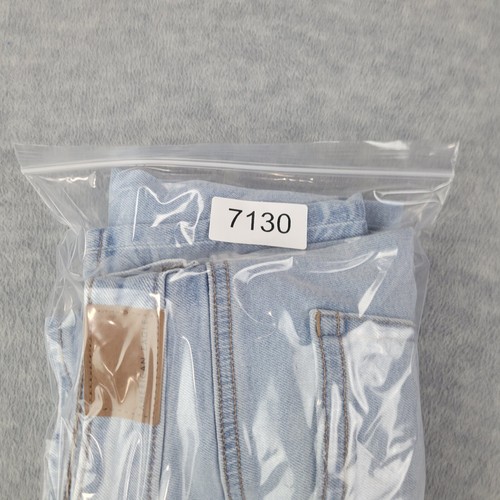 American Eagle Jeans Mom Straight Leg Jeans Light Wash Blue Women's Size 8 - Picture 14 of 14