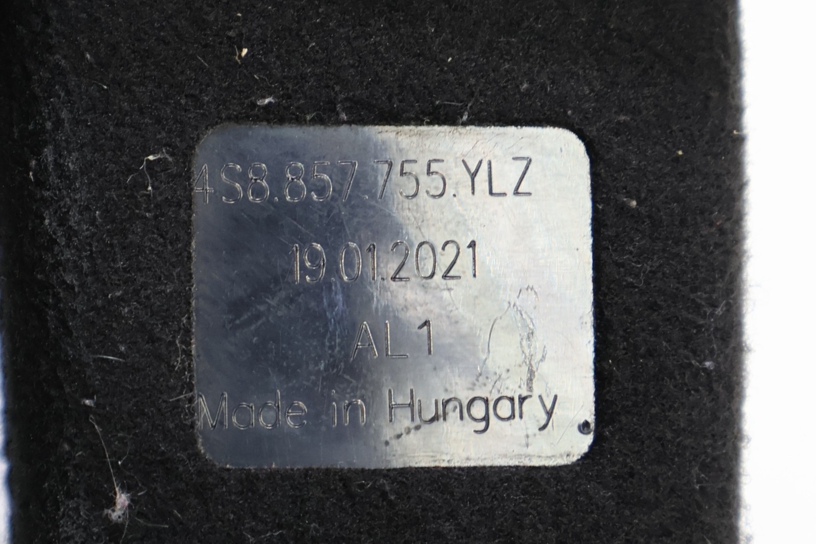 Audi R8 2017-2023 LEFT Seat belt buckle P/N 14781