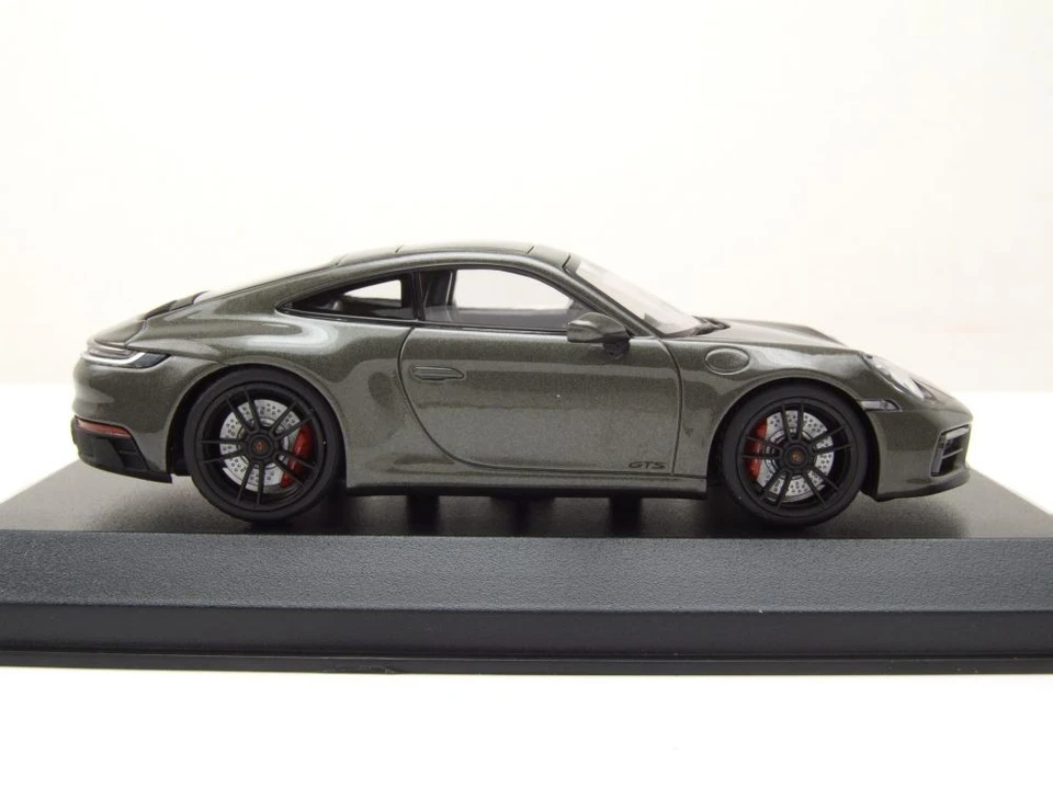 Porsche 911 992 Carrera 4 GTS 2019 Verde Metallizzato Modellino 1:43 Minichamps - Immagine 4 di 4