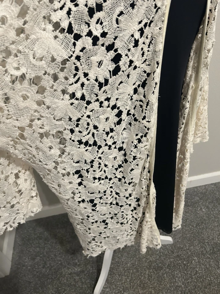 FREE PEOPLE Intimately Ivory Lace Kimono SML Bell Slvs Duster Boho Fairy Cottage - Imagem 4 de 4