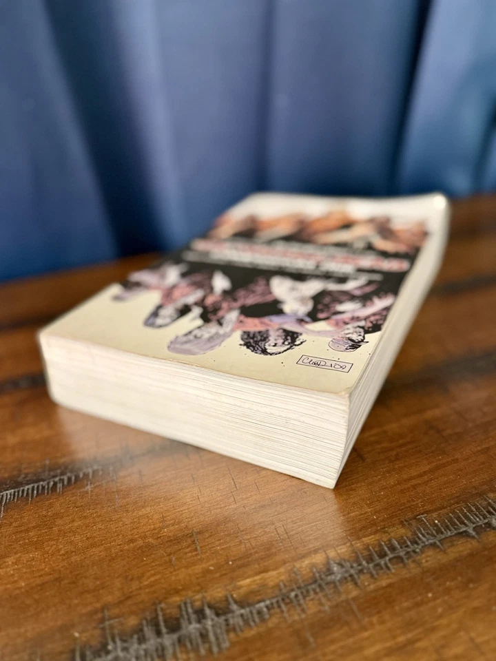 The Walking Dead Compendium Volume 1 by Robert Kirkman (English) Paperback Book Foto 3 de 3