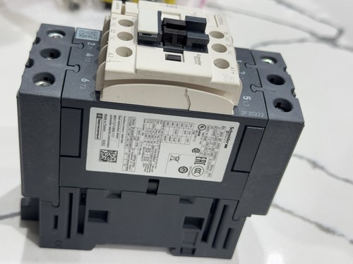 Schneider Electric LC1D50A AC contactor Used Details In Photos - Picture 2 of 2