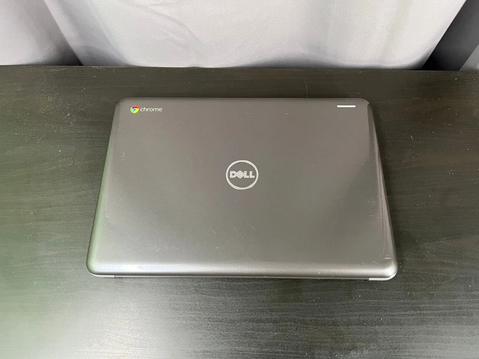 Dell Chromebook 3380 (13.3", Intel 1.60GHz, 4GB, 16GB, ChromeOS) com carregador - Imagem 2 de 4