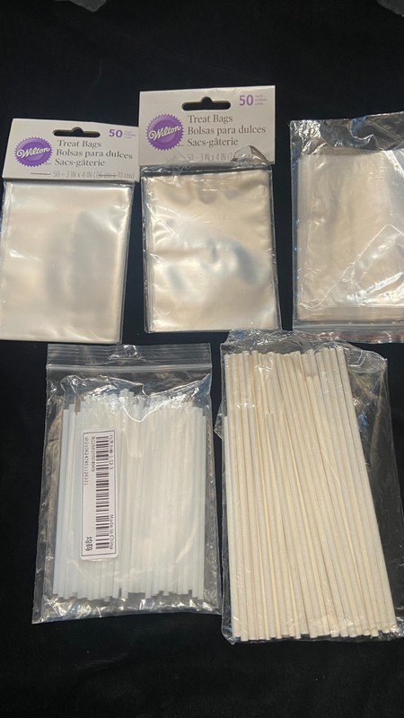 Cake Pop supplies white plastic sticks (4", 6") and cello bags (100)