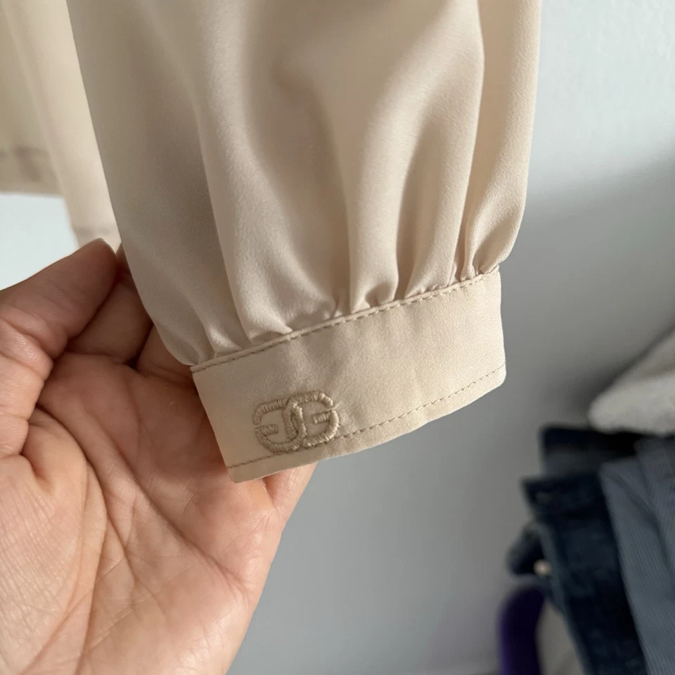 Blusa deportiva Givenchy de colección años 70 con botones usada en excelente estado talla 8 diseñador Francia Foto 3 de 4