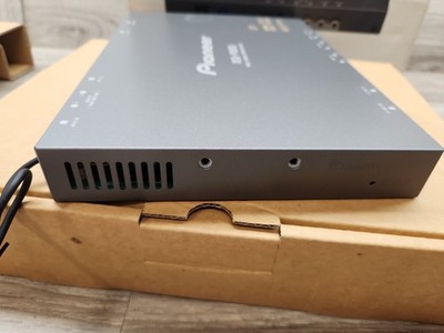 Pioneer DEQ-P8000 5.1 Channel Digital Audio Processor. Open Box