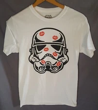 Star Wars Mad Engine Stormtrooper Kisses Tshirt Small