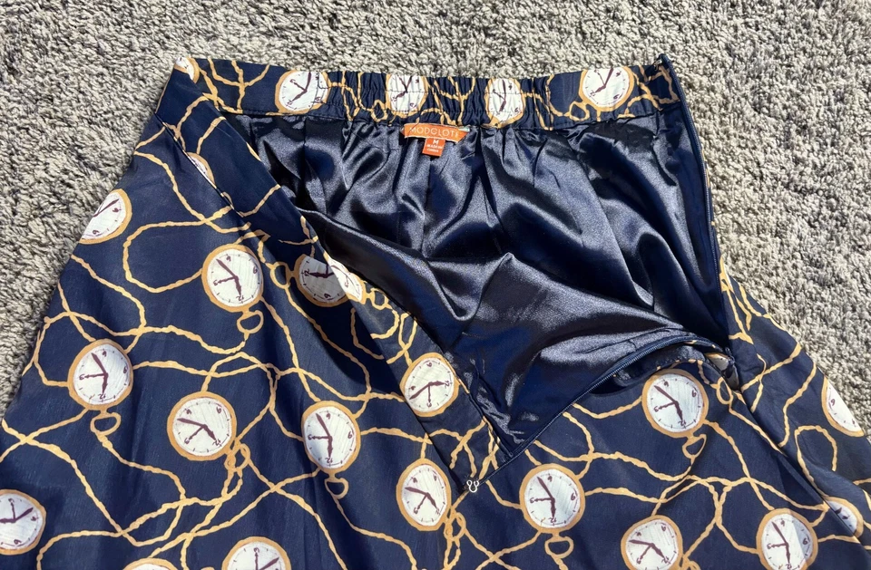 Falda ModCloth Línea A Mujer Mediana Azul Marino Estampado Reloj Cintura Elástica Cremallera Lateral Midi Foto 4 de 4