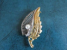 Vintage Art Deco Style Faux Pearl & Rhinestone Leaf Design Pin/Brooch