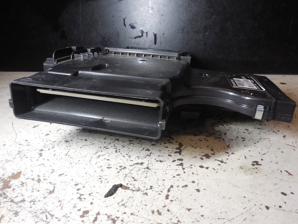 Mercedes Benz W221 S550 2007-2013 conducto de aire delantero izquierdo debajo del asiento 2218300346 S63 Foto 2 de 4