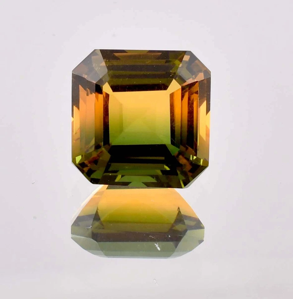 Сертифицированный натуральный двухцветный турмалин 14 x 14 мм квадратной огранки 13,10 карата - Изображение 2 из 4