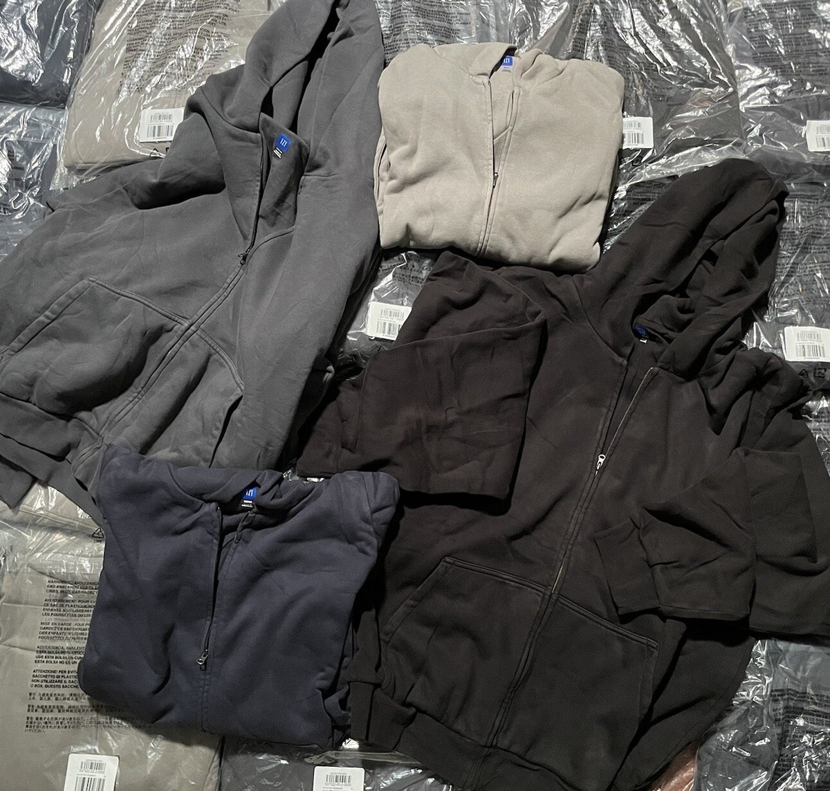 【Yeezy】YZY Zip-Up Hoodie Dark Grey★正規品★ YZY Gap Zip Up Hoodie in Dark Gray : r/yeezys