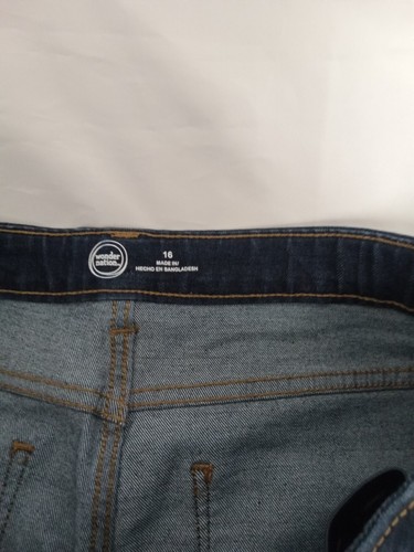 Wonder Nation Size 16 Girls Bermuda Shorts Denim Blue Pockets Stretch ADJ Waist - Picture 4 of 7
