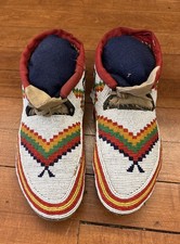 Antique Native American Beaded Cree Moccasins c1890-1900s White Centered Reds