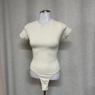 SKIMS CREAM COTTON JERSEY SHORT SLEEVE THONG BODYSUIT TEE SZ S
