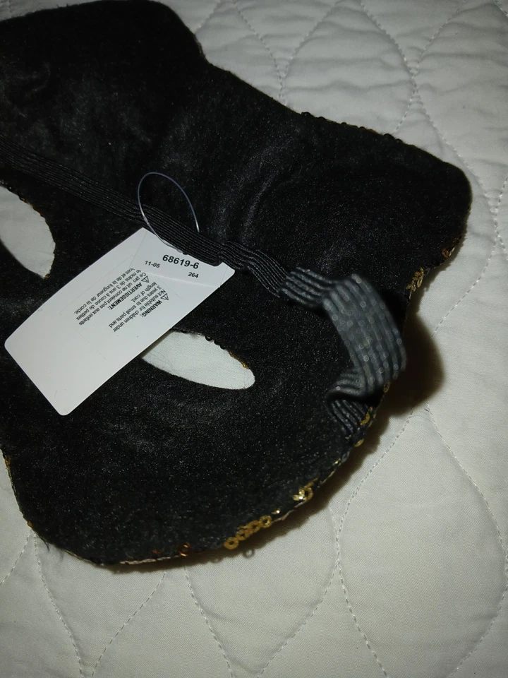 HALF FACE SEQUIN LEOPARD COSTUME MASK IN GOLD AND BLACK NWT - Image 4 of 4