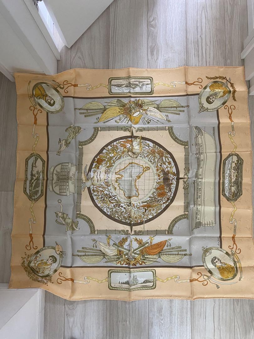 Hermes Scarf Le Geographe 90 cm silk orange beige Carre geography