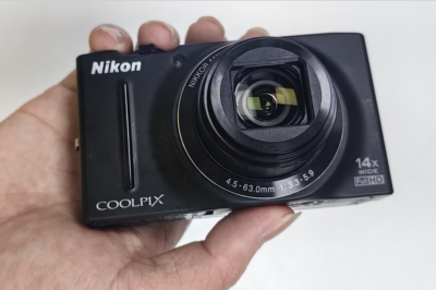 Nikon COOLPIX S8200 コンパクトデジカメ　ジャンク Nikon COOLPIX S8200 16.1MP Digital Camera - For Parts Only/AS-IS