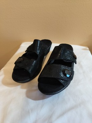 Womens Vaneli Black Slide Sandal/ Wedge with Adjustable Hook &Loop  (NEW) Size 7