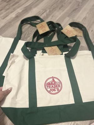 Trader Joe's Reusable Foldable Tote Bag Green & White Cotton Polyester Shopping