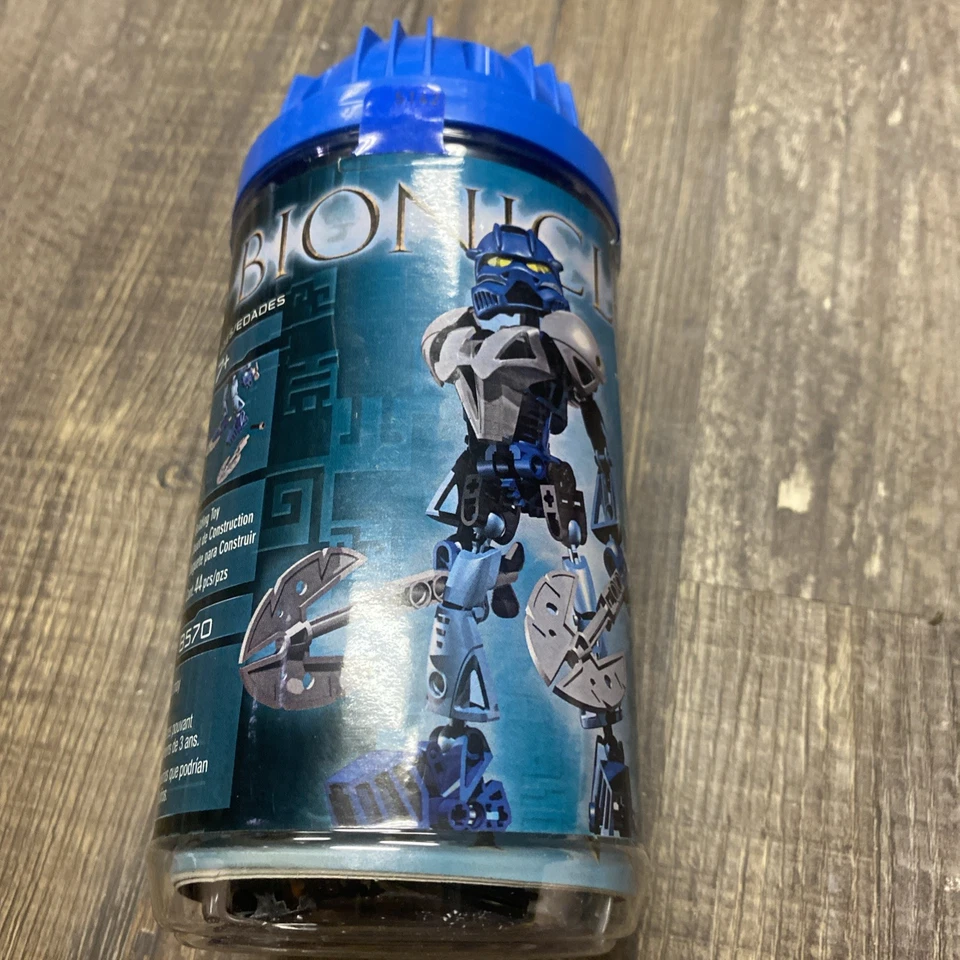 LEGO Bionicle 8570 Gali Nuva Blue COMPLETE In Canister 2002, NEVER REMOVED - Image 2 of 4