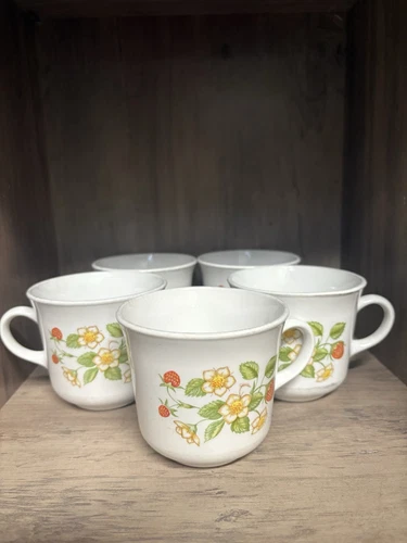 Corelle Corning Strawberry Sundae Mugs Set of 5