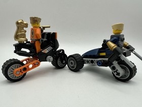 2009 Retired Lego Agents set #8967 Gold Tooth's Getaway