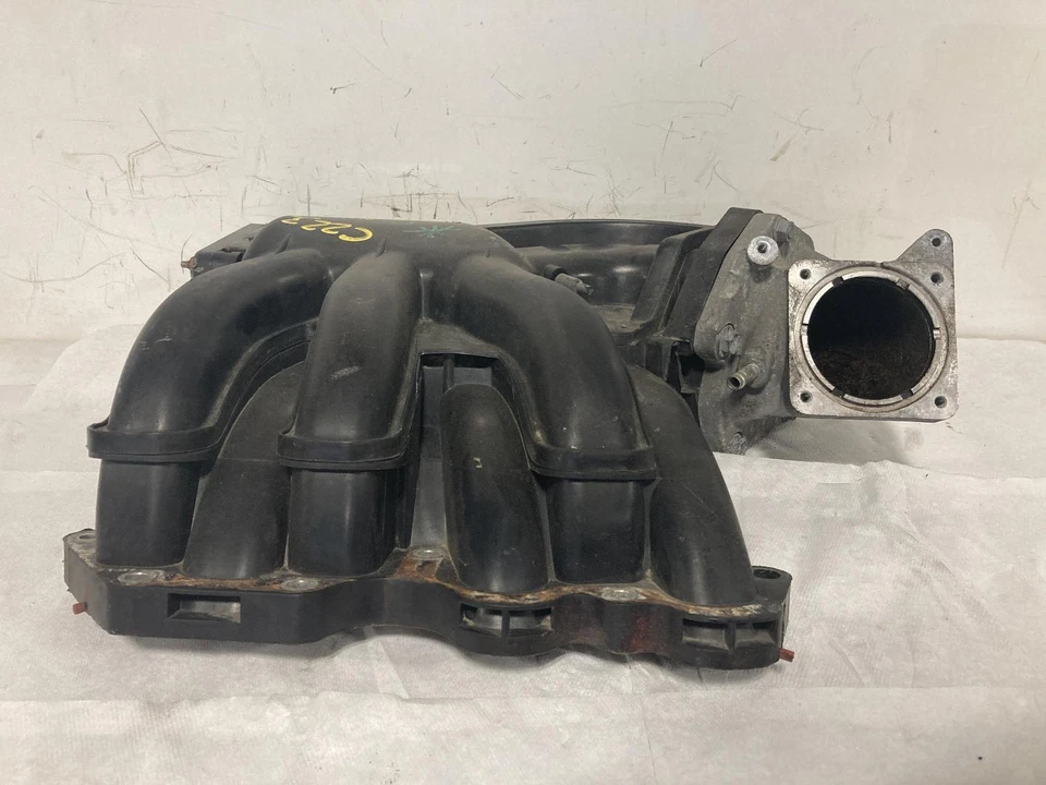 Used Upper Engine Intake Manifold fits: 1999 Chevrolet Suburban 1500 5.7L upper Foto 3 de 4
