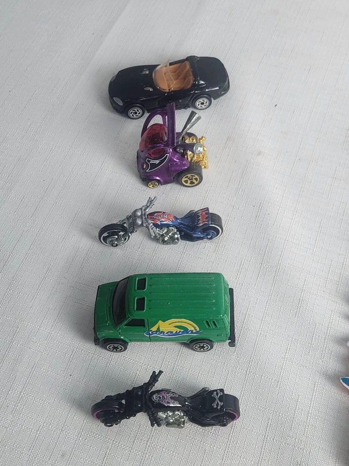 Lote de (48) autos diecast Hot Wheels y sin marca vintage de los años 70-2000 tipos mixtos Foto 4 de 4